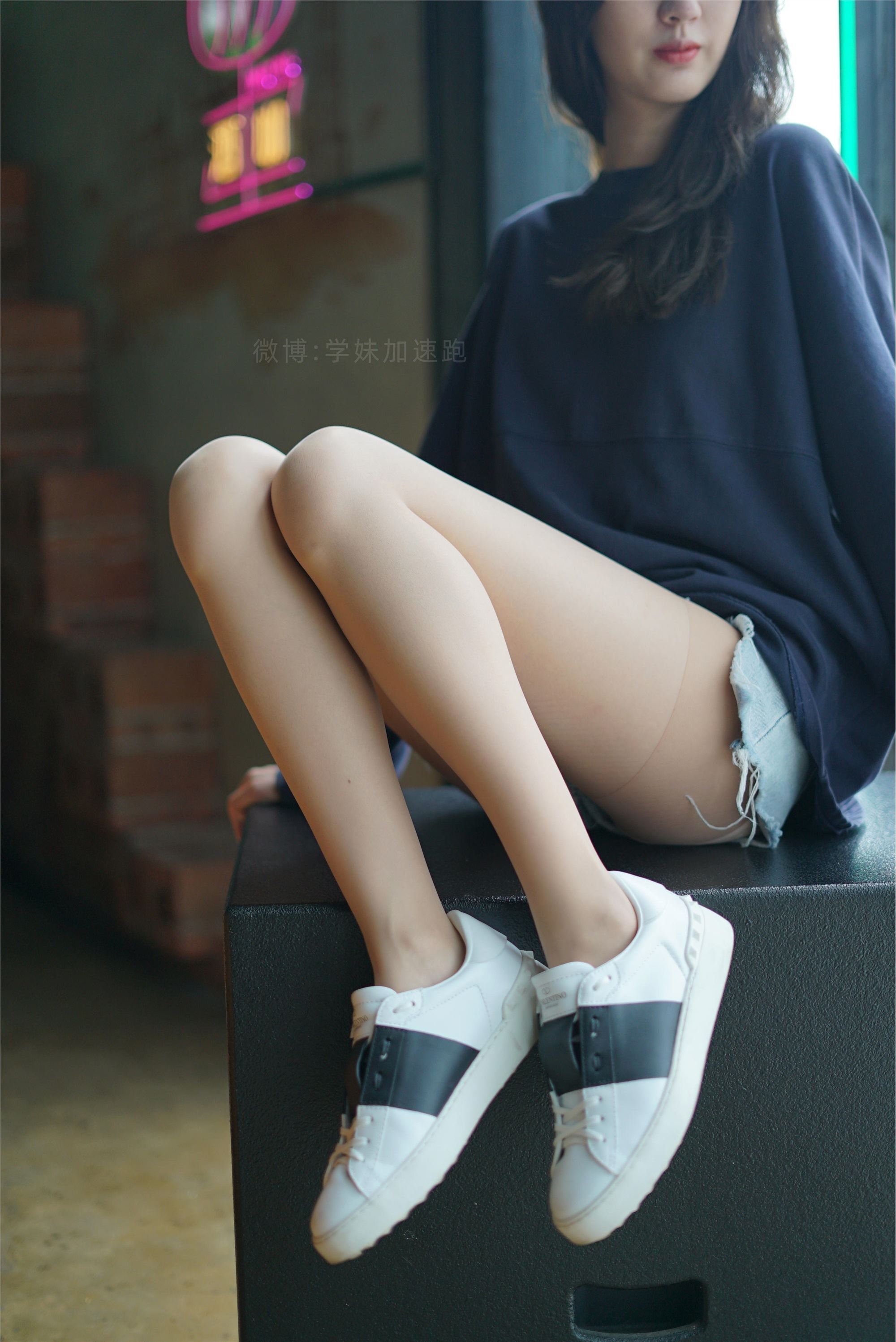 学妹加速跑 XM087《腿玩年的腿-九九》